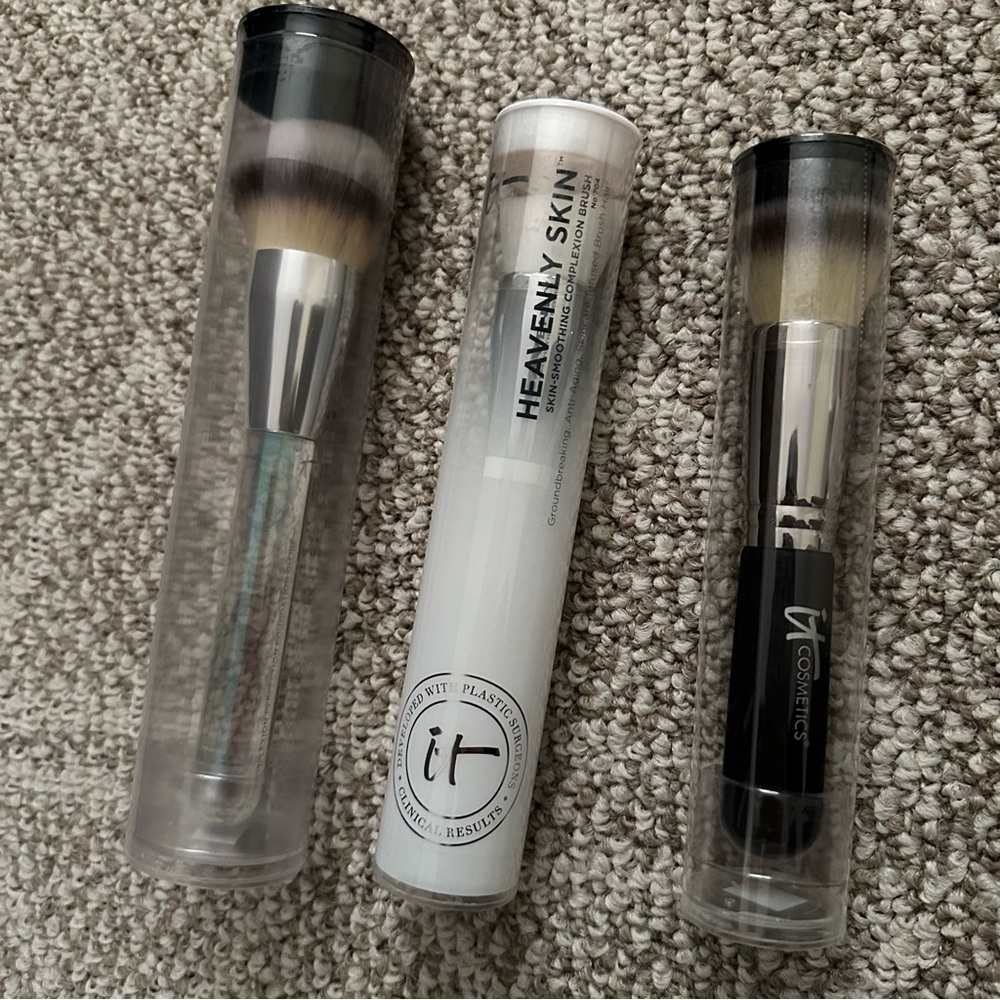 3 makeup brushes - Picture 2 of 8